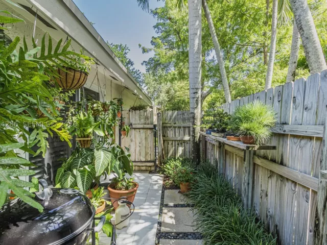 Продажа дома по адресу 13 Dogwood Rd - фото 9373326