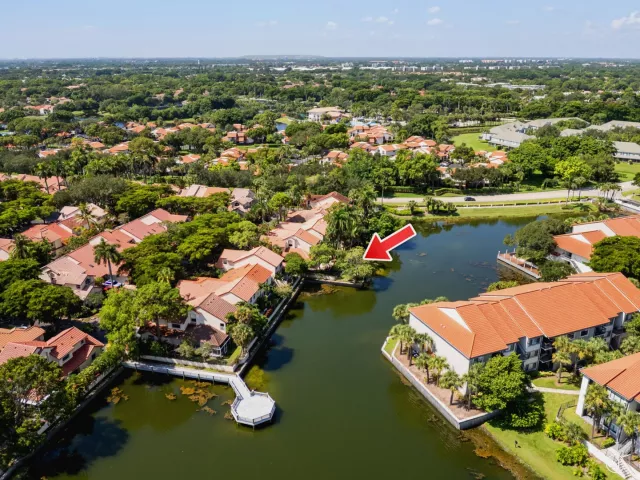 Продажа дома по адресу 5158 MAJORCA CLUB Drive - фото 9368294