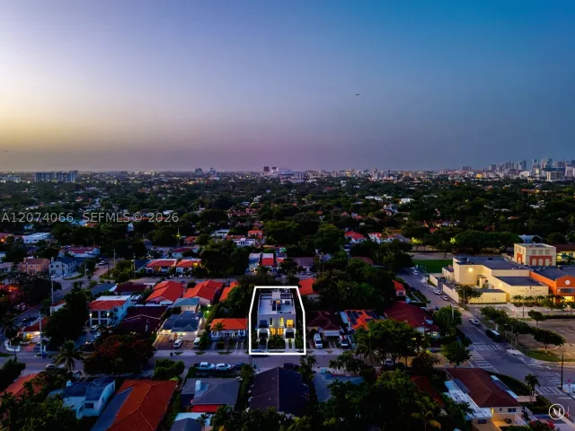 Продажа дома по адресу 1431 SW 20th St - фото 9378640