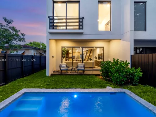 Продажа дома по адресу 1431 SW 20th St - фото 9378626