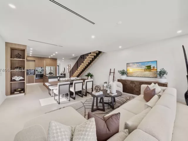 Продажа дома по адресу 1431 SW 20th St - фото 9378653