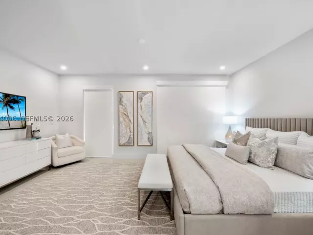 Продажа дома по адресу 1431 SW 20th St - фото 9378659