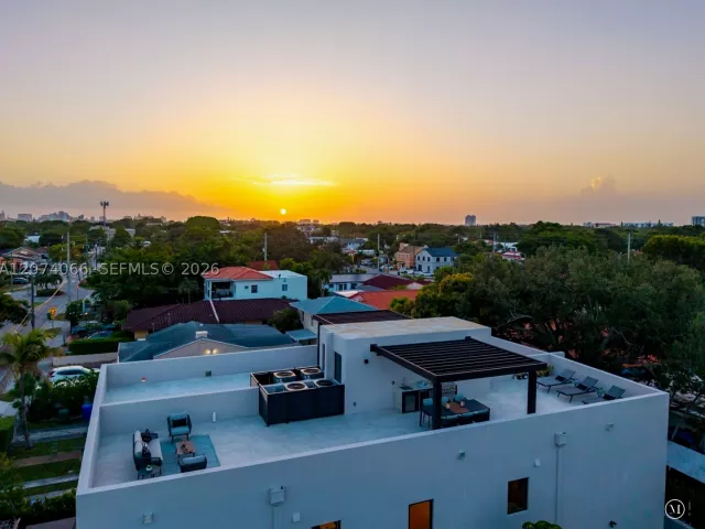 Продажа дома по адресу 1431 SW 20th St - фото 9378628