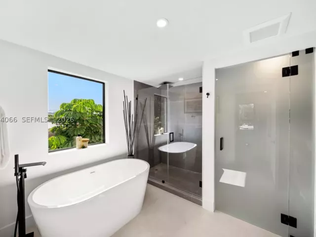 Продажа дома по адресу 1431 SW 20th St - фото 9378666