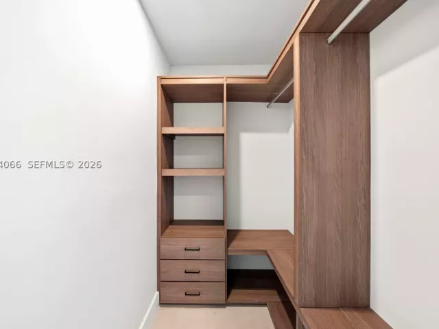 Продажа дома по адресу 1431 SW 20th St - фото 9378669