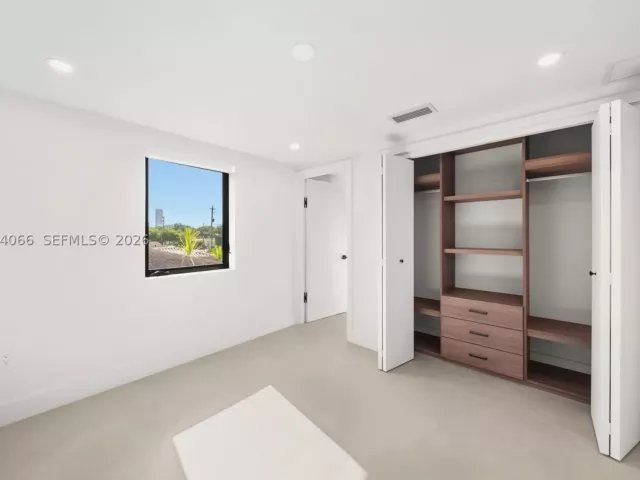 Продажа дома по адресу 1431 SW 20th St - фото 9378670