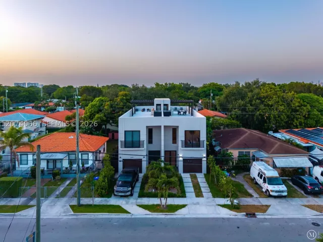 Продажа дома по адресу 1431 SW 20th St - фото 9378677