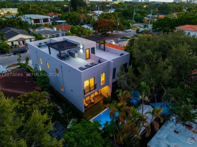 Продажа дома по адресу 1431 SW 20th St - фото 9378681