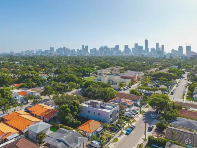 Продажа дома по адресу 1431 SW 20th St - фото 9378683