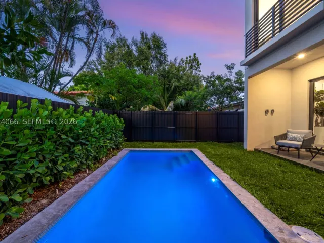 Продажа дома по адресу 1431 SW 20th St - фото 9378687