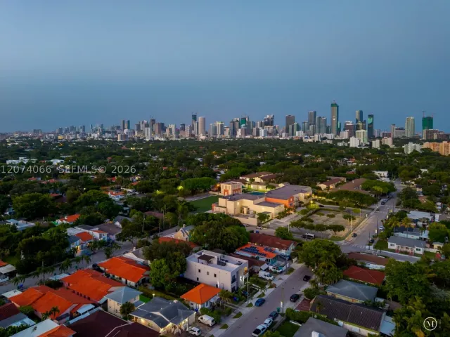 Продажа дома по адресу 1431 SW 20th St - фото 9378691