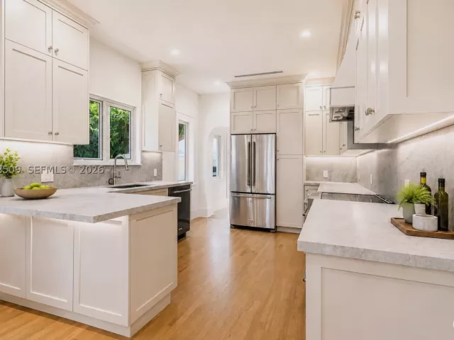 Продажа дома по адресу 829 Genoa St - фото 9369344