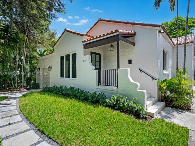 Продажа дома по адресу 829 Genoa St - фото 9369337
