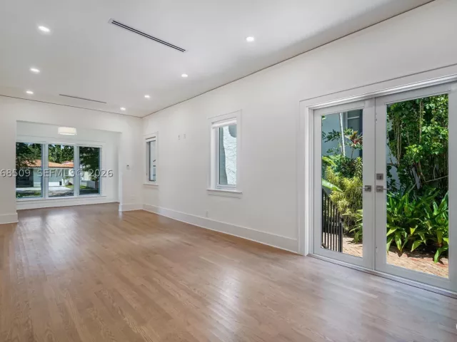 Продажа дома по адресу 829 Genoa St - фото 9369342