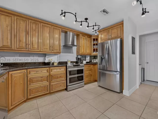Продажа дома по адресу 15401 SW 144th Ave - фото 9349623