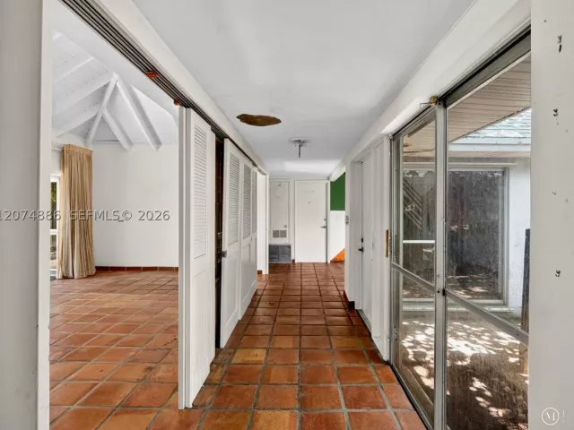 Продажа дома по адресу 5710 SW 89th Ave - фото 9350126