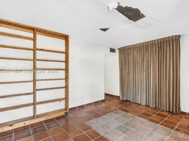Продажа дома по адресу 5710 SW 89th Ave - фото 9350128