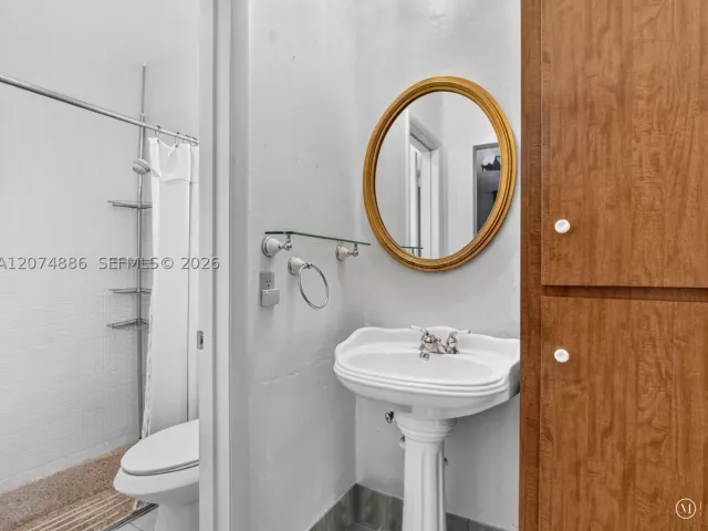 Продажа дома по адресу 5710 SW 89th Ave - фото 9350129