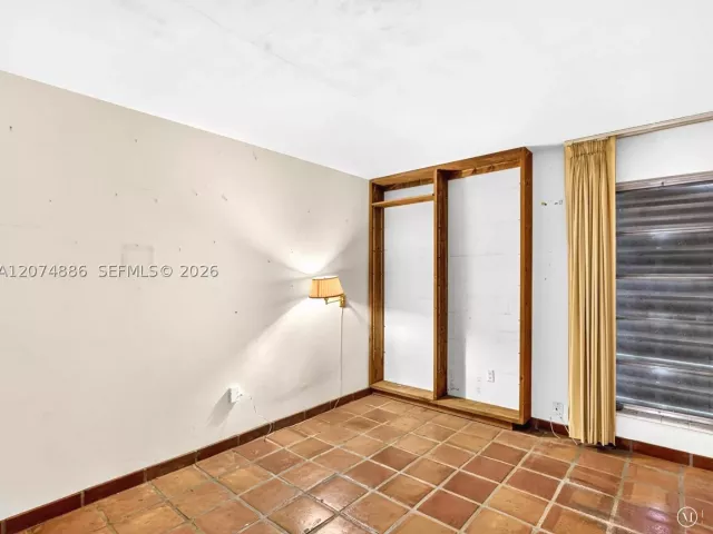 Продажа дома по адресу 5710 SW 89th Ave - фото 9350131