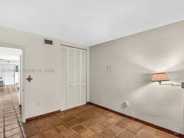 Продажа дома по адресу 5710 SW 89th Ave - фото 9350132