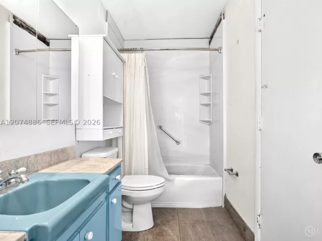 Продажа дома по адресу 5710 SW 89th Ave - фото 9350134
