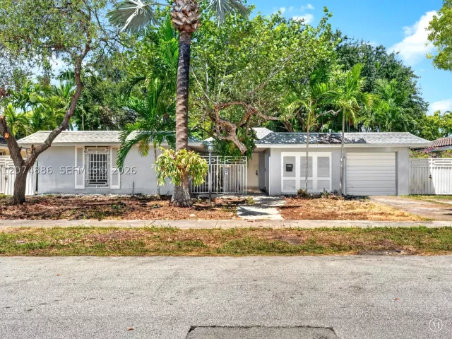 Продажа дома по адресу 5710 SW 89th Ave - фото 9350117