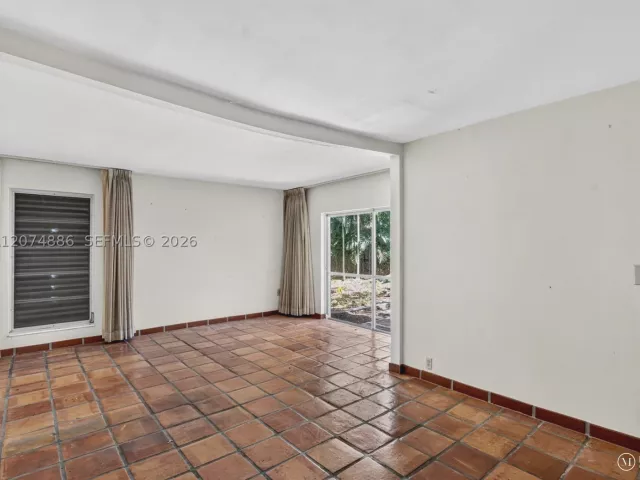 Продажа дома по адресу 5710 SW 89th Ave - фото 9350137
