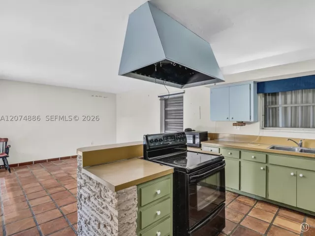 Продажа дома по адресу 5710 SW 89th Ave - фото 9350138
