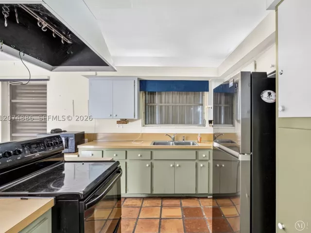 Продажа дома по адресу 5710 SW 89th Ave - фото 9350142