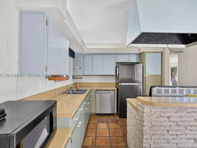 Продажа дома по адресу 5710 SW 89th Ave - фото 9350143