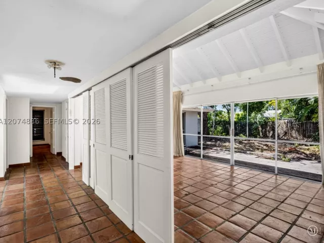 Продажа дома по адресу 5710 SW 89th Ave - фото 9350118