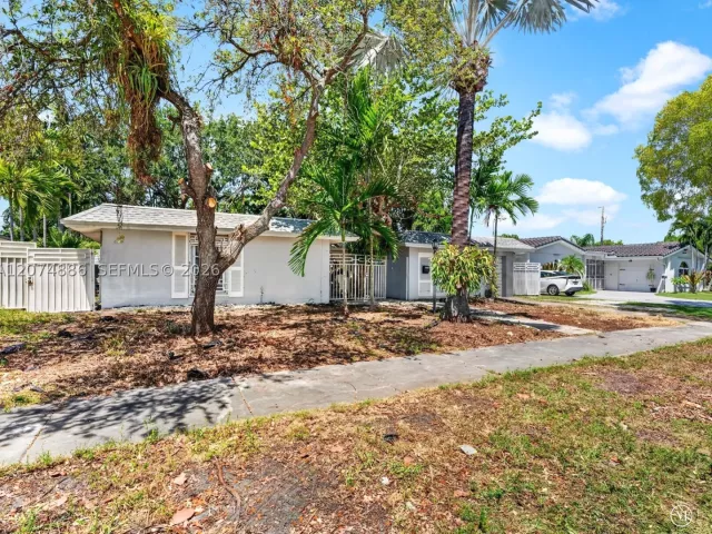 Продажа дома по адресу 5710 SW 89th Ave - фото 9350146