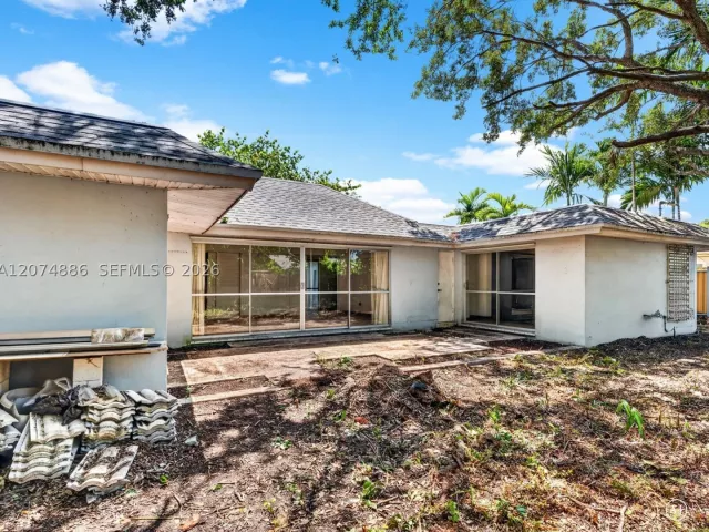 Продажа дома по адресу 5710 SW 89th Ave - фото 9350150