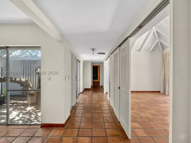 Продажа дома по адресу 5710 SW 89th Ave - фото 9350119