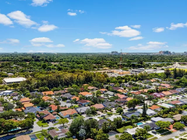 Продажа дома по адресу 5710 SW 89th Ave - фото 9350158
