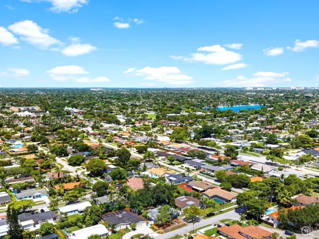 Продажа дома по адресу 5710 SW 89th Ave - фото 9350162