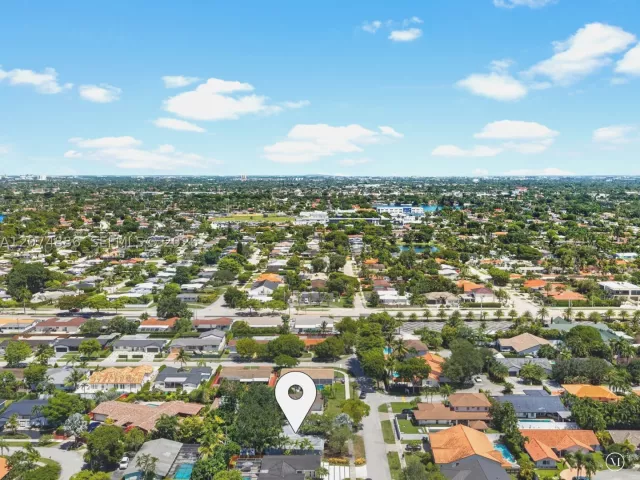 Продажа дома по адресу 5710 SW 89th Ave - фото 9350180