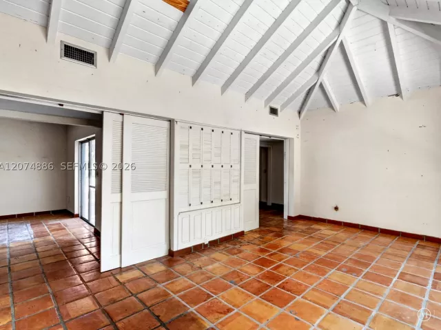 Продажа дома по адресу 5710 SW 89th Ave - фото 9350124