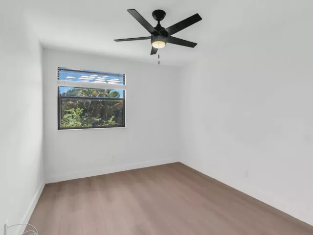Продажа дома по адресу 176 NW 106th Terrace - фото 9375934