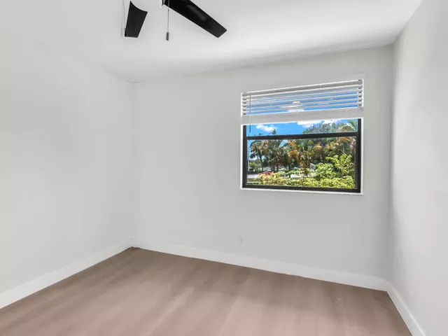 Продажа дома по адресу 176 NW 106th Terrace - фото 9375937