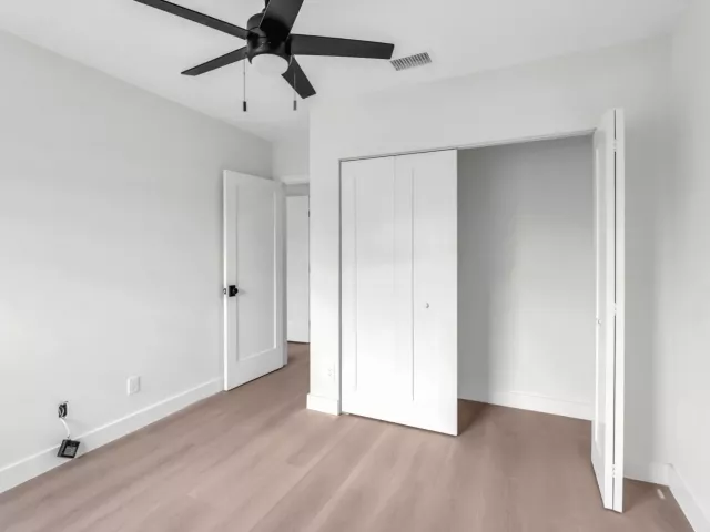 Продажа дома по адресу 176 NW 106th Terrace - фото 9375938