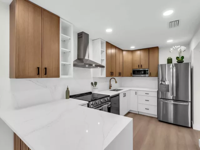 Продажа дома по адресу 176 NW 106th Terrace - фото 9375924