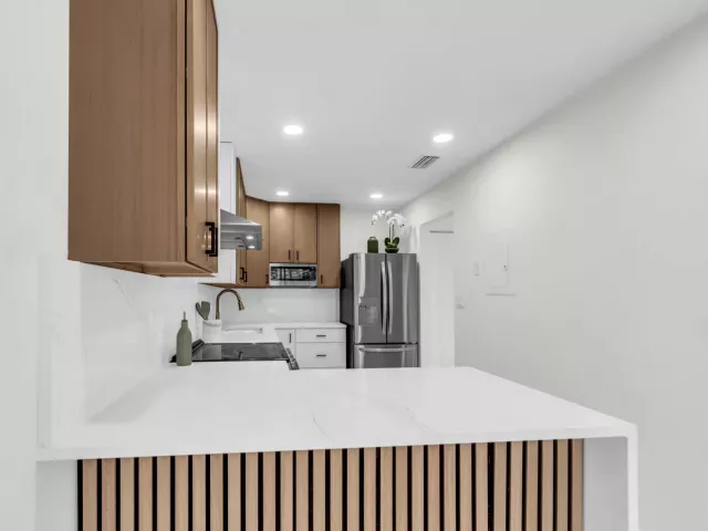 Продажа дома по адресу 176 NW 106th Terrace - фото 9375942