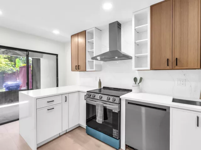 Продажа дома по адресу 176 NW 106th Terrace - фото 9375944