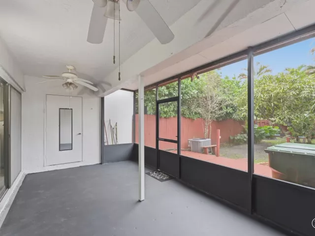 Продажа дома по адресу 176 NW 106th Terrace - фото 9375946
