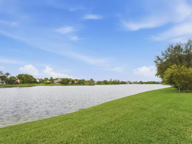 Продажа дома по адресу 176 NW 106th Terrace - фото 9375954