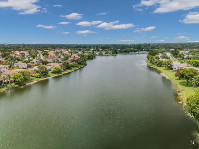 Продажа дома по адресу 176 NW 106th Terrace - фото 9375957