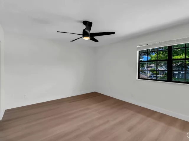 Продажа дома по адресу 176 NW 106th Terrace - фото 9375929