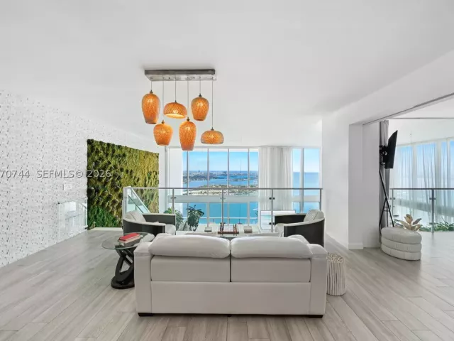 Продажа квартиры #4602 - фото 9360995
