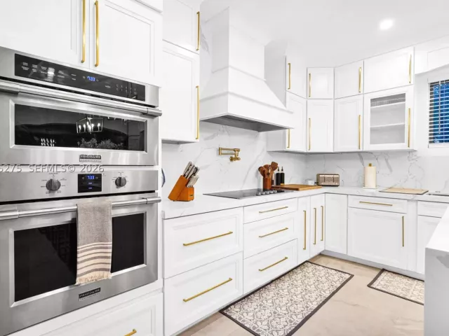 Продажа дома по адресу 2150 NW 16th Pl - фото 9350540